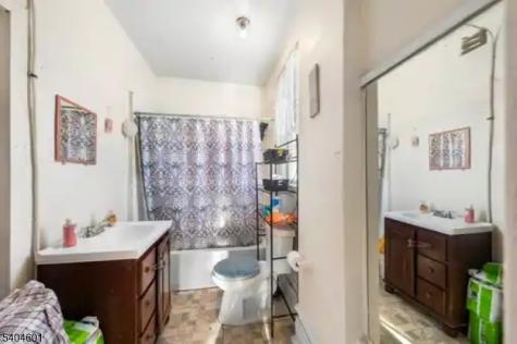 425 3RD Avenue Elizabeth NJ 07206