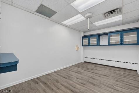 89 Valley Road Montclair NJ 07042
