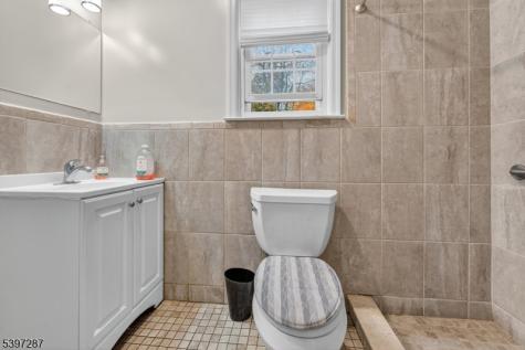 160 Bloomfield Avenue Verona NJ 07044