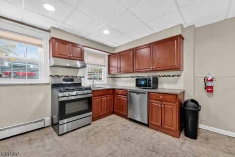 160 Bloomfield Avenue Verona NJ 07044