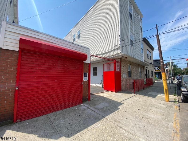 109 Fleming Avenue Newark NJ 07105
