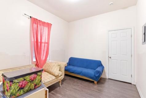 237 Astor Street Newark NJ 07114