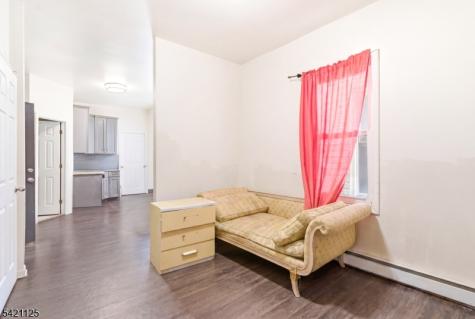 237 Astor Street Newark NJ 07114