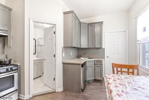 237 Astor Street Newark NJ 07114