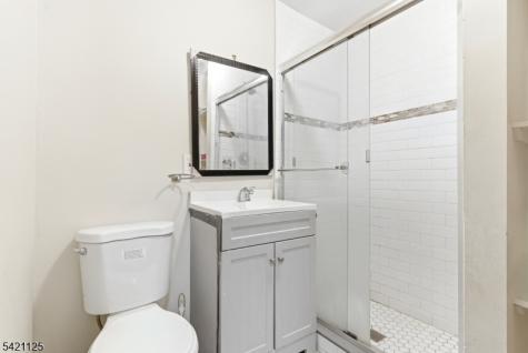 237 Astor Street Newark NJ 07114
