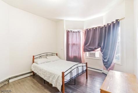 237 Astor Street Newark NJ 07114