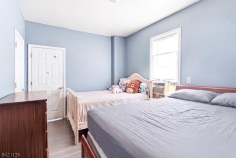 237 Astor Street Newark NJ 07114