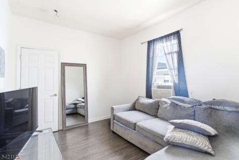 237 Astor Street Newark NJ 07114