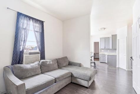 237 Astor Street Newark NJ 07114