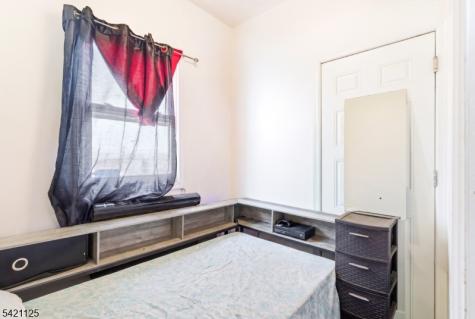 237 Astor Street Newark NJ 07114