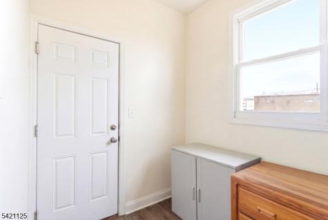 237 Astor Street Newark NJ 07114
