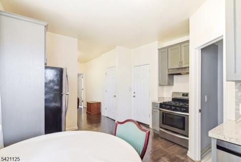 237 Astor Street Newark NJ 07114