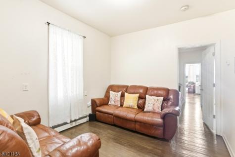 237 Astor Street Newark NJ 07114