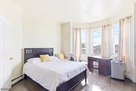 237 Astor Street Newark NJ 07114