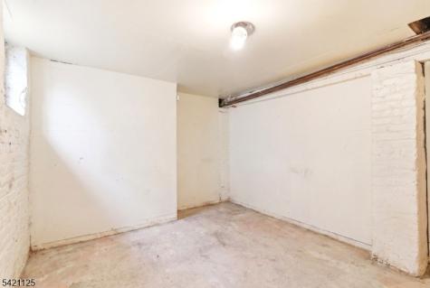 237 Astor Street Newark NJ 07114