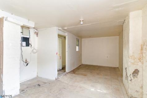 237 Astor Street Newark NJ 07114
