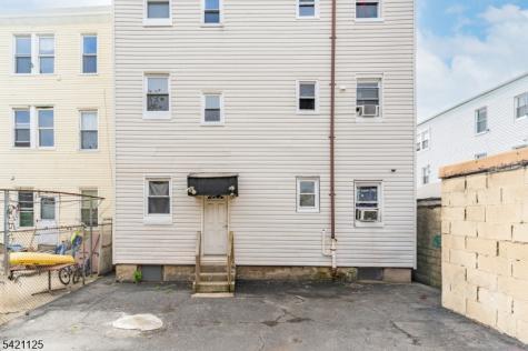 237 Astor Street Newark NJ 07114