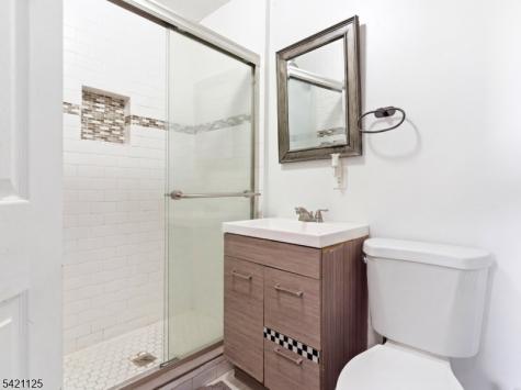 237 Astor Street Newark NJ 07114