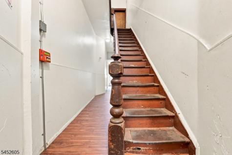 913 Summit Avenue Union NJ 07087