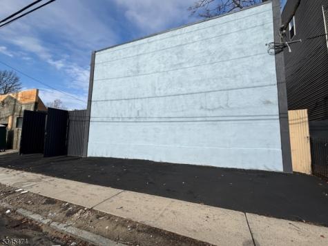 103 Montgomery Avenue Irvington NJ 07111