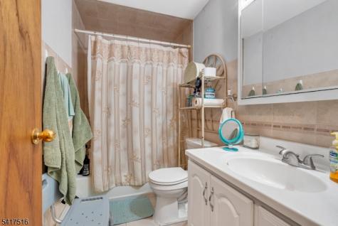 236 Stuyvesant Avenue Lyndhurst NJ 07071