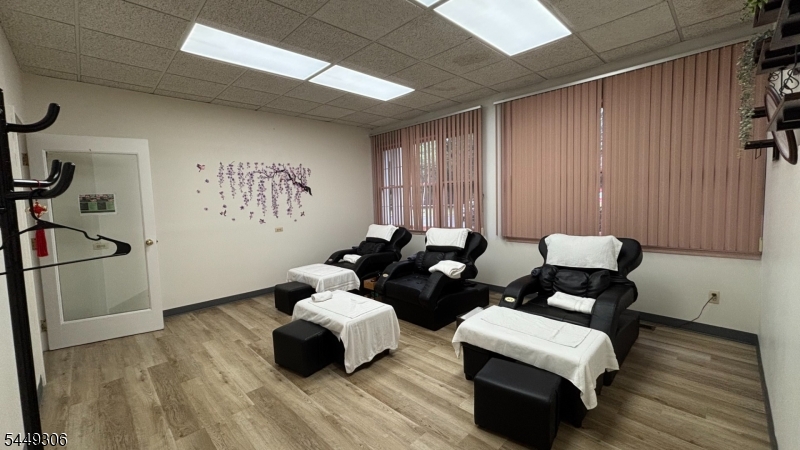 27 Mountain Blvd Suite 7 Warren NJ 07059