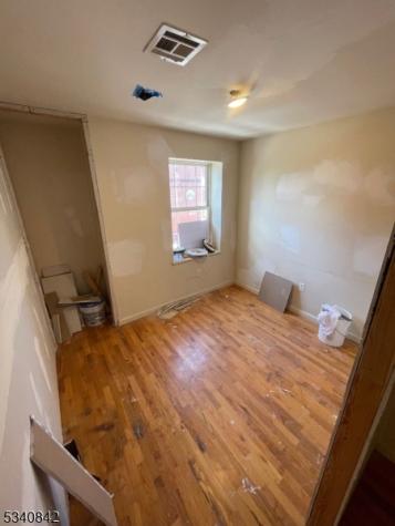 473 Clinton Avenue Newark NJ 07108