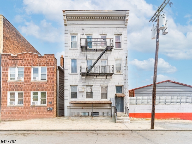204 Parkhurst Street Newark NJ 07114