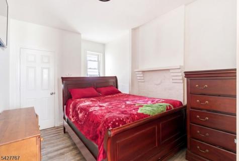 204 Parkhurst Street Newark NJ 07114