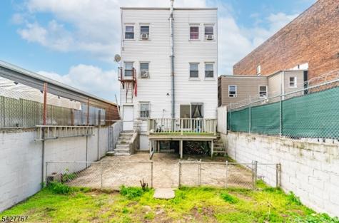 204 Parkhurst Street Newark NJ 07114