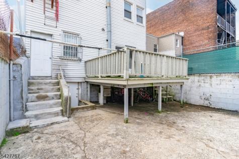 204 Parkhurst Street Newark NJ 07114