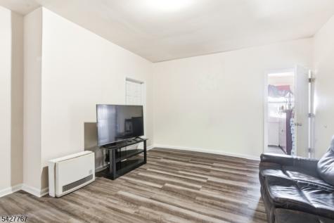 204 Parkhurst Street Newark NJ 07114
