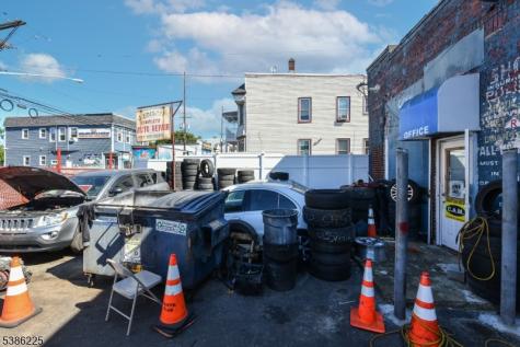 734 Grove Street Irvington NJ 07111