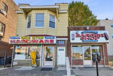 97 4TH Avenue East Orange NJ 07017