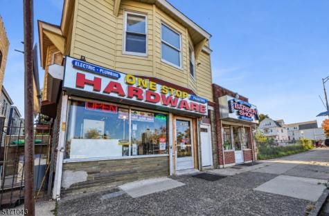 97 4TH Avenue East Orange NJ 07017