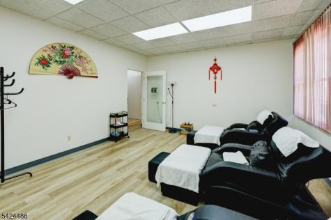 27 Mountain Boulevard Suite 7 Warren NJ 07059