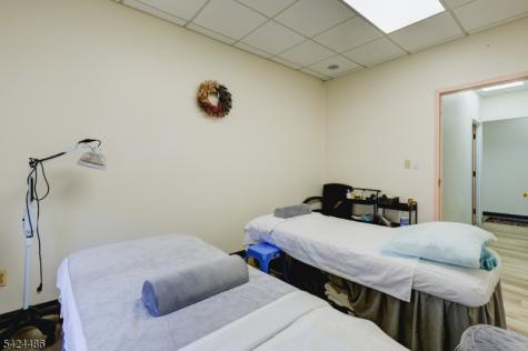 27 Mountain Boulevard Suite 7 Warren NJ 07059