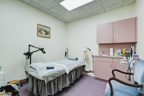 27 Mountain Boulevard Suite 7 Warren NJ 07059