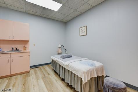 27 Mountain Boulevard Suite 7 Warren NJ 07059