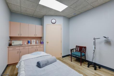 27 Mountain Boulevard Suite 7 Warren NJ 07059