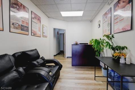 27 Mountain Boulevard Suite 7 Warren NJ 07059