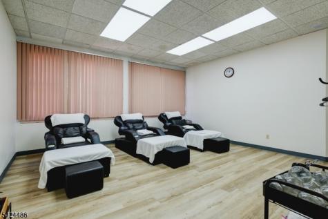 27 Mountain Boulevard Suite 7 Warren NJ 07059