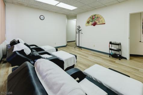 27 Mountain Boulevard Suite 7 Warren NJ 07059