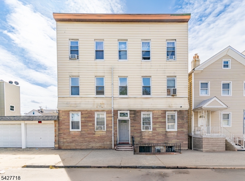 51 Richards Street Newark NJ 07105