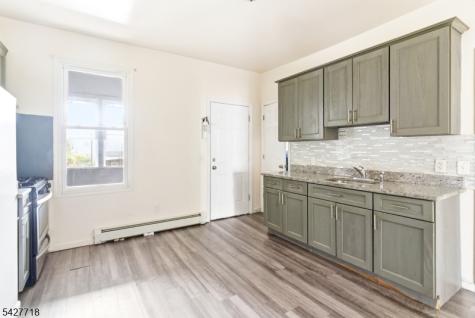 51 Richards Street Newark NJ 07105