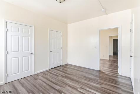 51 Richards Street Newark NJ 07105