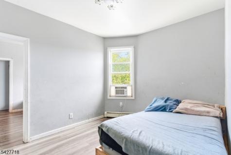 51 Richards Street Newark NJ 07105