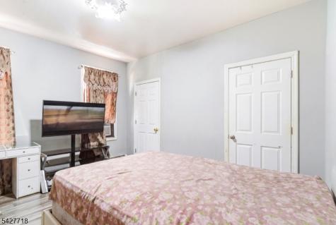 51 Richards Street Newark NJ 07105