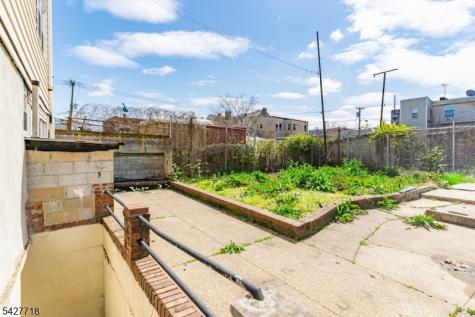 51 Richards Street Newark NJ 07105