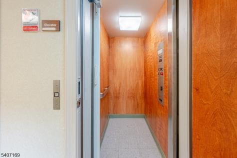 1000 Coventry Drive Lopatcong NJ 08865